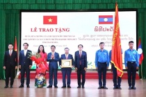 Trao tặng Huân, Huy chương của Chủ tịch nước Lào cho Trường Đại học Hồng Đức