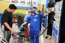 Giá dầu tăng tiếp, xăng E5 RON92 giảm nhẹ từ 15h chiều nay