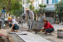 Hà Nội siết yêu cầu lắp hệ thống phun sương giảm bụi, tạm ngừng cấp phép đào đường dịp cuối năm