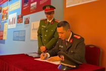 Công an phường Tây Hồ tổ chức tham quan triển lãm “Đảng Cộng sản Việt Nam - Từ Đại hội đến Đại hội”