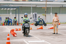 Bộ Công an bỏ bài thi hình số 2 khi sát hạch bằng lái xe máy