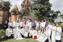 Trồng cây bồ đề hạnh phúc - ước nguyện bình an của 80 cặp đôi tham gia 'Vietnam Happy Fest 2025'