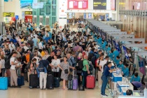 Ngày đầu nghỉ Tết: Sân bay, bến xe đông nghịt người, nhiều tuyến đường ùn tắc