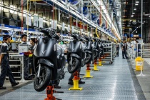 Thị trường xe máy điện Việt Nam và cuộc đua 'điện hóa' khốc liệt