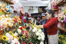 Hoa tươi tăng nhiệt, combo quà tặng 'hot trend' lên ngôi dịp lễ 8/3