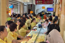 Giá vàng ngày 12/3: Vàng SJC quanh mốc 186 triệu đồng, thị trường 'giằng co' kịch tính