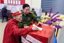 Những cử tri “đặc biệt” gây xúc động trong ngày hội bầu cử