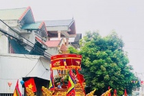 Dừng lễ rước kiệu trong lễ hội truyền thống, nhiều người dân tiếc nuối