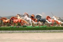 Nghệ nhân 'hồi sinh' cụm 8 linh vật ngựa bị phá hoại tại Quảng Trị