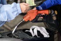 Giá dầu ngày 28/3: Thế giới tiếp tục tăng, giá xăng trong nước hạ nhiệt