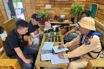 Ninh Bình: Bắt giữ tàu chở 700m3 đất không hóa đơn chứng từ