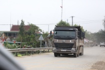 Nghệ An tăng cường kiểm tra, tổng rà soát hơn 2.200 xe tải trên 15 tấn