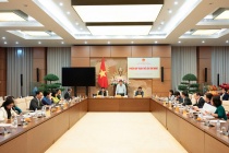 Xây dựng các cơ chế, chính sách thu hút đầu tư và phát triển công nghiệp văn hóa theo hướng hiện đại