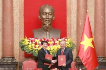 Bàn giao công tác giữa Tổng Bí thư, Chủ tịch nước Tô Lâm và nguyên Chủ tịch nước Lương Cường