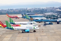 Giá vé máy bay dịp lễ giảm nhẹ nhưng vẫn ở mức cao