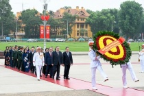 Lãnh đạo Đảng, Nhà nước vào Lăng viếng Chủ tịch Hồ Chí Minh nhân kỷ niệm 51 năm Ngày giải phóng miền Nam