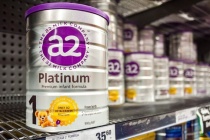 Bộ Y tế cảnh báo thu hồi 3 lô sữa a2 Platinum Premium nghi nhiễm độc tố