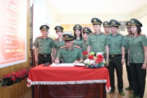 Đoàn đại biểu Công an tỉnh Ninh Bình tổ chức hoạt động về nguồn, báo công dâng Bác