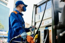 Xăng E5 RON92 giảm hơn 1.000 đồng/lít từ 16h chiều nay