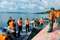 Vụ lật tàu trên biển Bản Sen, Quảng Ninh: Cứu sống 3 người, tìm thấy 1 thi thể