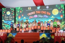 Ấm áp “Trung thu cho em – Đêm hội trăng rằm” tại xã Yên Khương