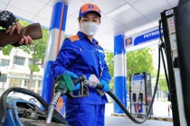 Giá xăng tăng tiếp, xăng E10 vượt 28.000 đồng/lít