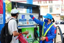 Giá xăng E10 hôm nay giảm hơn 1.200 đồng/lít từ 15h chiều