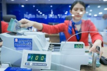 Hàng loạt ngân hàng hạ lãi suất tiết kiệm 0,5 - 0,7%