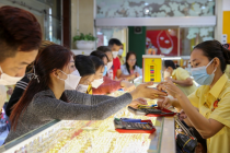 Giá vàng hôm nay 27/10: Thế giới bật tăng nhẹ, vàng SJC và nhẫn trơn đi ngang
