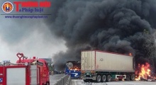 Thanh Hóa: Cháy xe khách và xe Container sau cú tông mạnh
