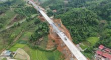 Thi công xuyên lễ tại công trường cao tốc Hữu Nghị - Chi Lăng