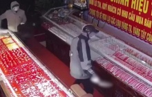 Ninh Bình: Truy bắt 2 đối tượng cướp tiệm vàng