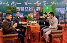 Ly trà giữa hội chợ và hành trình đi tìm hồn Việt trong sương núi Suối Giàng