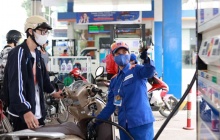 Giá xăng dầu trong nước sẽ được điều chỉnh sớm hơn 1 ngày