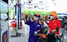 Giá xăng giảm tiếp, RON95 về mức thấp nhất gần 5 năm