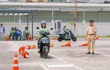 Bộ Công an bỏ bài thi hình số 2 khi sát hạch bằng lái xe máy