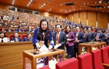 Hình ảnh đại biểu bỏ phiếu bầu Ban chấp hành Trung ương Đảng khóa 14