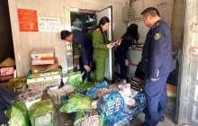 Thanh Hóa: Thu giữ hơn 1 tấn thực phẩm không rõ nguồn gốc chuẩn bị tuồn ra thị trường