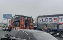 4 ô tô va chạm liên hoàn gây ùn tắc trên cao tốc Pháp Vân - Cầu Giẽ