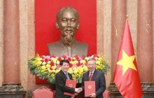 Bàn giao công tác giữa Tổng Bí thư, Chủ tịch nước Tô Lâm và nguyên Chủ tịch nước Lương Cường