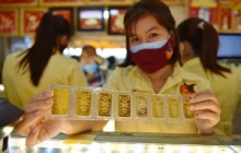 Giá vàng ngày 29/4: Vàng SJC và nhẫn trơn giảm tiếp