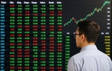 VN-Index thiết lập đỉnh 1.900 điểm: Dòng tiền phân hóa, nhà đầu tư nên làm gì?