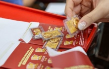 Giá vàng hôm nay 23/5: Giảm nhẹ do đồng USD tăng lên