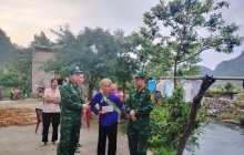 Đồn Biên phòng Ngọc Côn cứu hộ công dân gặp nạn trên sông Quây Sơn