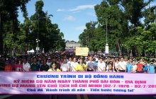Hơn 5.000 người đi bộ đồng hành kỷ niệm 50 năm thành phố mang tên Bác