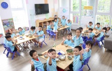 Trước thềm năm học mới, nhiều địa phương kiểm soát chặt chẽ, minh bạch bữa ăn bán trú 