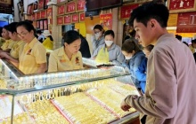 Giá vàng ngày 28/8: Vàng SJC giảm, thế giới hồi phục nhẹ