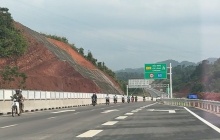 Cao tốc Hữu Nghị – Chi Lăng: Kiến nghị xử lý nghiêm người, phương tiện tự ý vào công trường