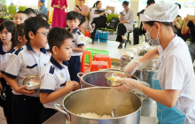 Hà Nội yêu cầu rà soát toàn bộ bữa ăn bán trú, báo cáo trước ngày 20/9