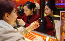 Giá vàng hôm nay 5/10: Thế giới hồi phục nhẹ, trong nước đi ngang